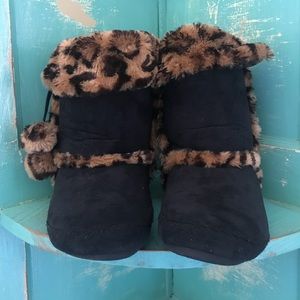 Jessica Simpson Bootie Slip Ons Sz L-9 faux fur